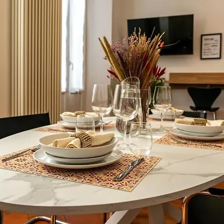 Dehor In Pieno Centro - Piazza Xx Settembre Apartmán